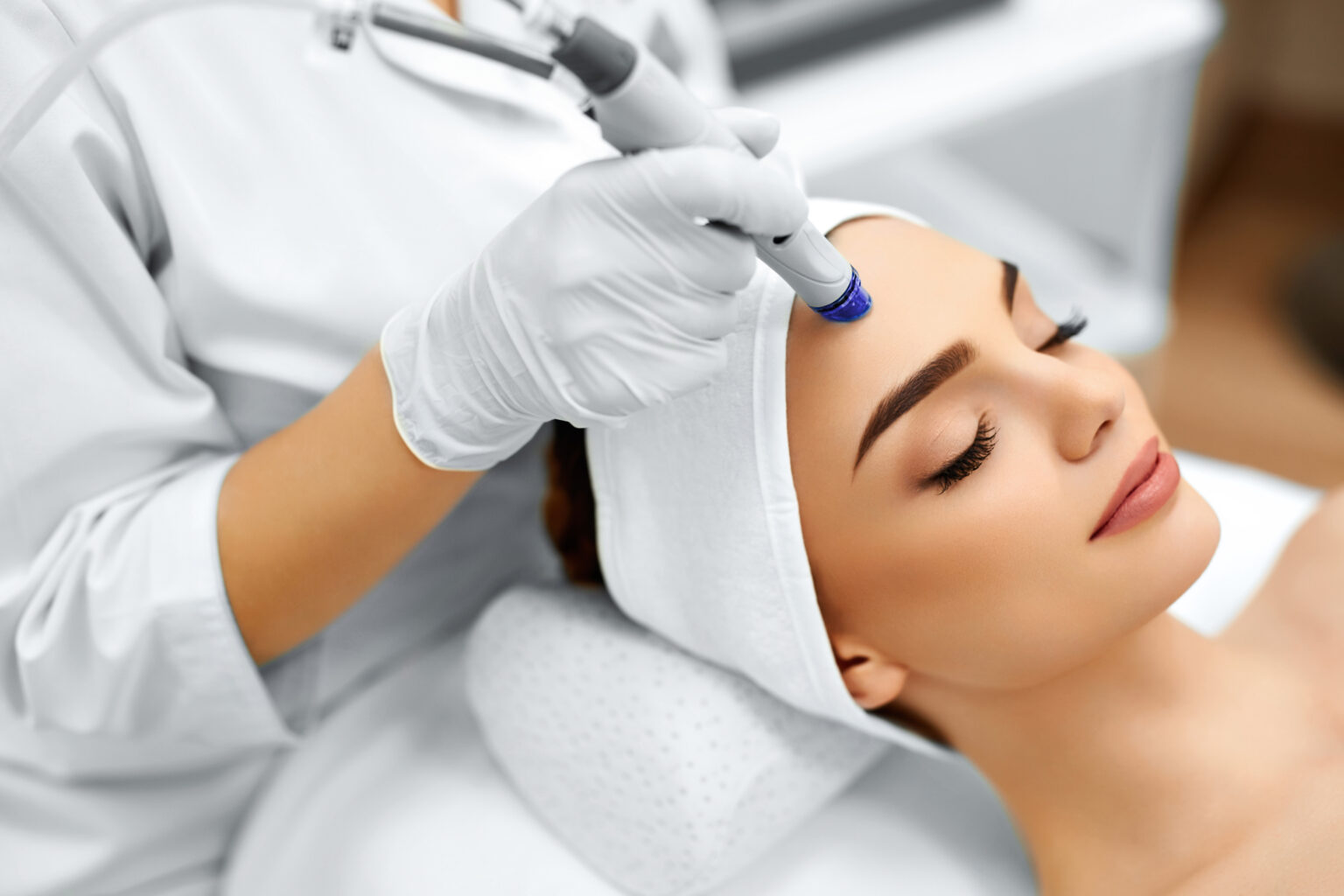Rejuvenate and Glow: The Power of Anti-Aging Facial Treatment